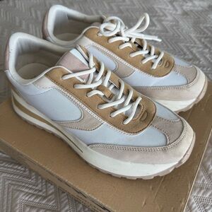 Wild Fable Venus Beige Sneakers - SIZE 9.5